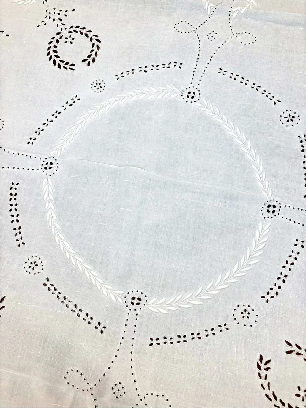 Antique tablecloth Broderie Anglaise w/t eyelet embroi/ed festooned hem 48x53